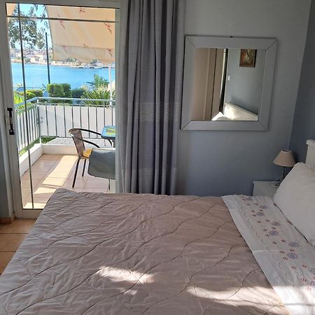 Top Floor On Villa, 3' From Center, By The Sea! Host Is Efi Kwsta Preveza Eksteriør bilde