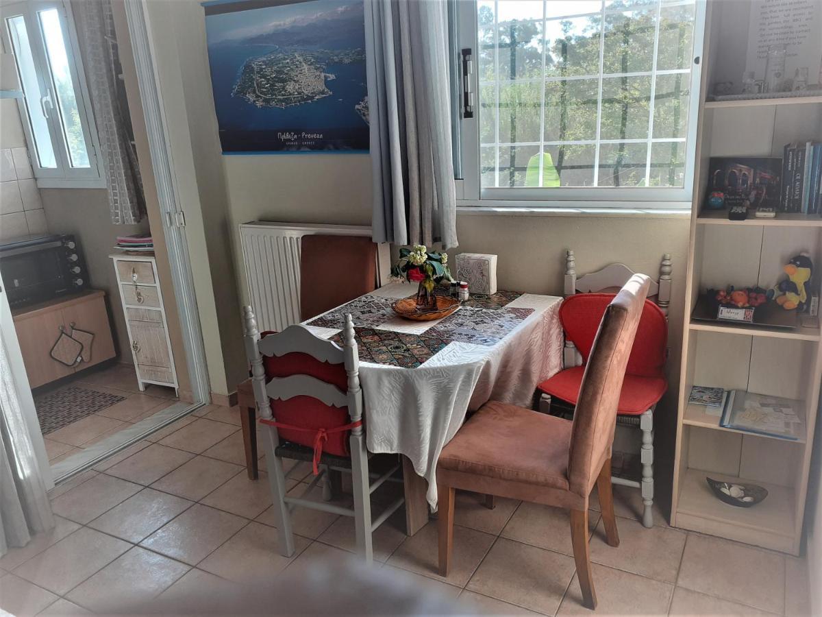 Top Floor On Villa, 3' From Center, By The Sea! Host Is Efi Kwsta Preveza Eksteriør bilde